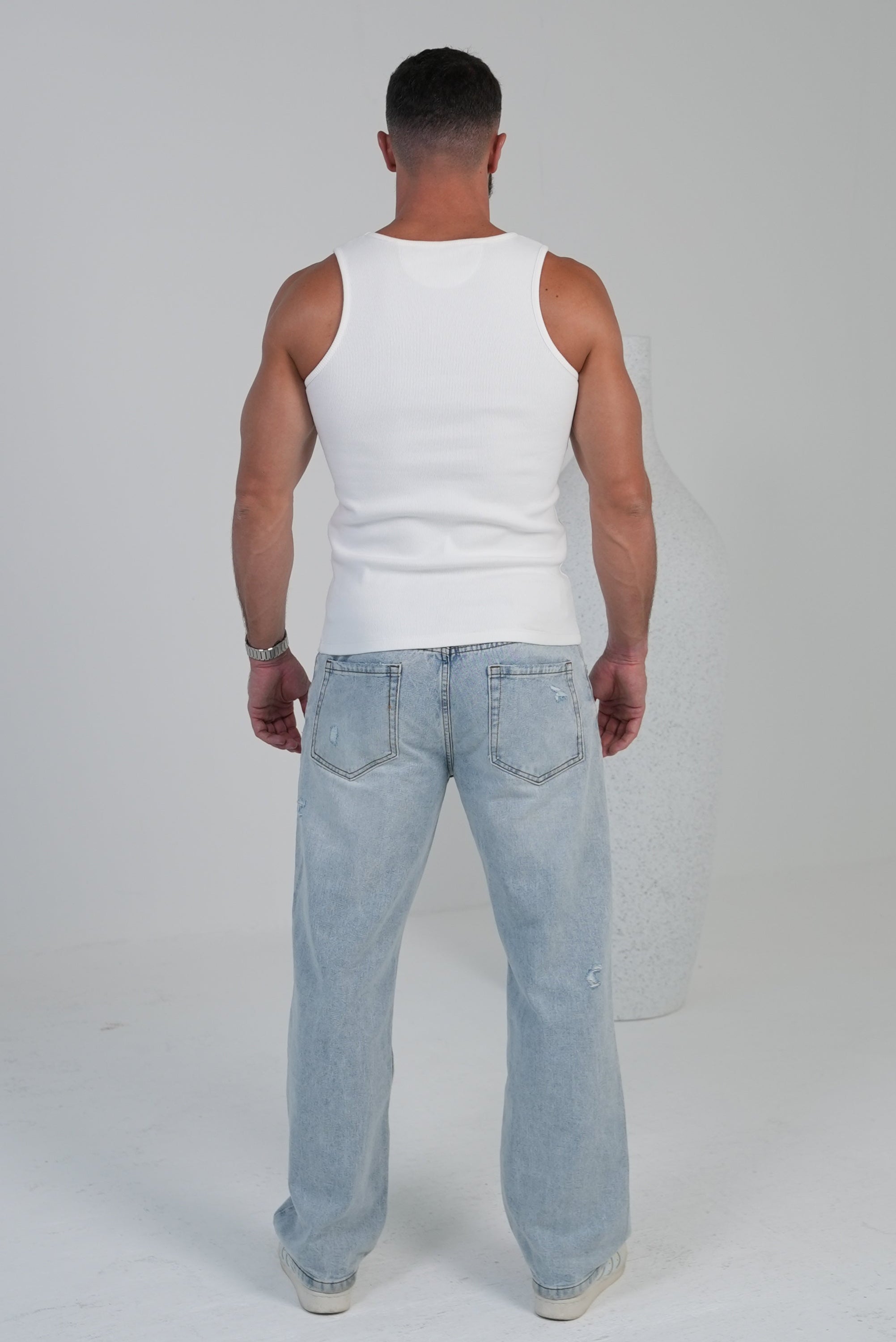 TITAN VEST